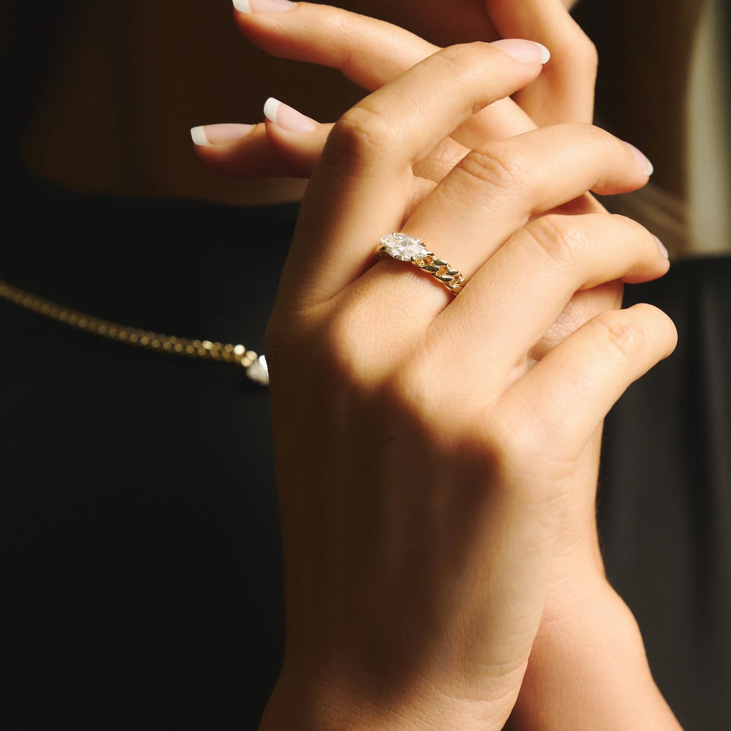 Glory marquise curb-link ring 1ct