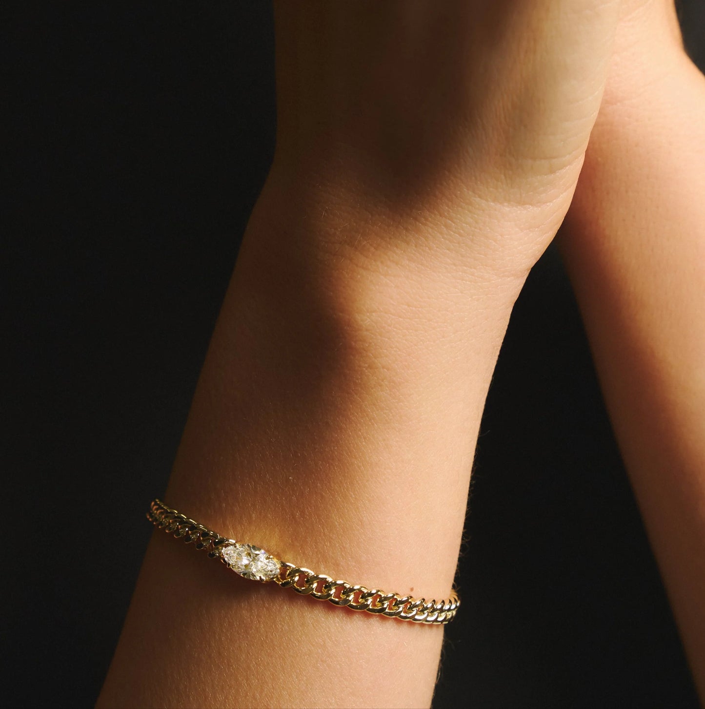 Lara marquise curb-link bracelet 1ct